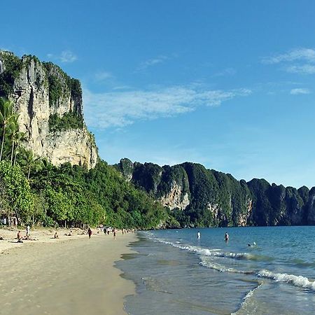 Baywatch Boutique Hotel Ao Nang Крабі Екстер'єр фото