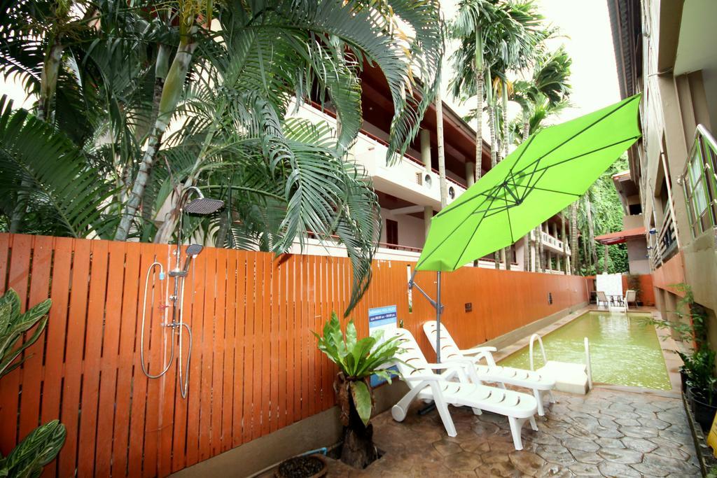 Baywatch Boutique Hotel Ao Nang Крабі Екстер'єр фото