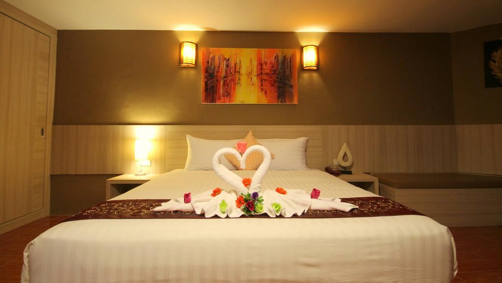 Baywatch Boutique Hotel Ao Nang Крабі Екстер'єр фото