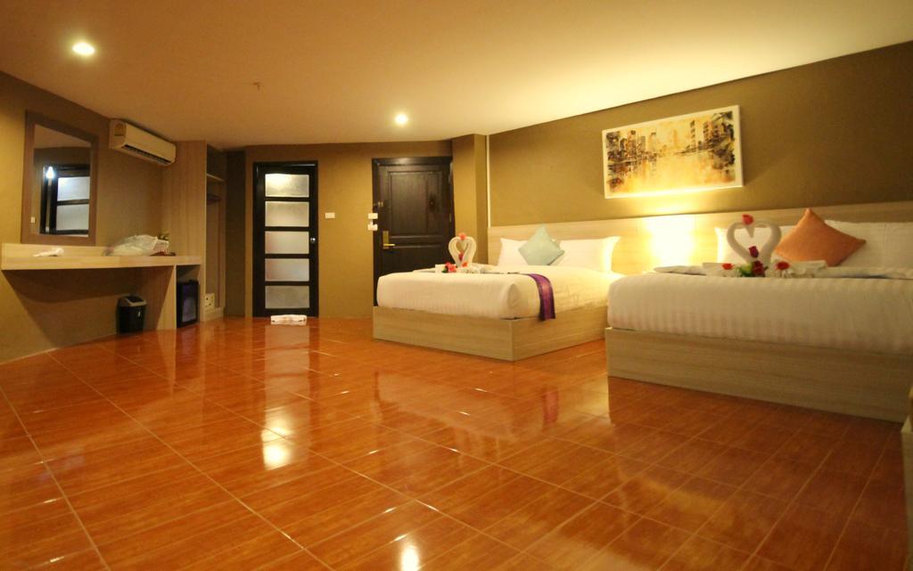 Baywatch Boutique Hotel Ao Nang Крабі Екстер'єр фото