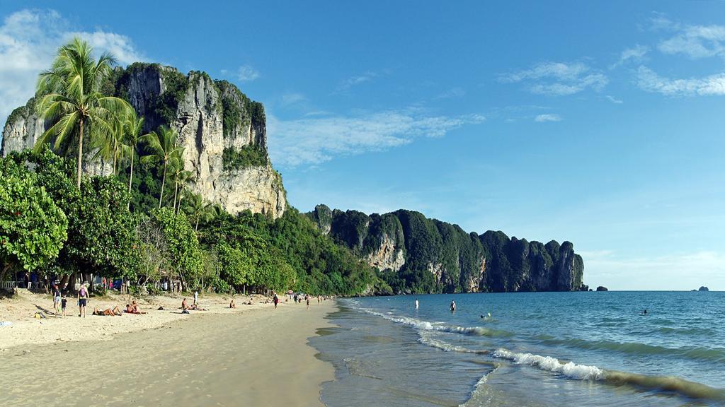 Baywatch Boutique Hotel Ao Nang Крабі Екстер'єр фото