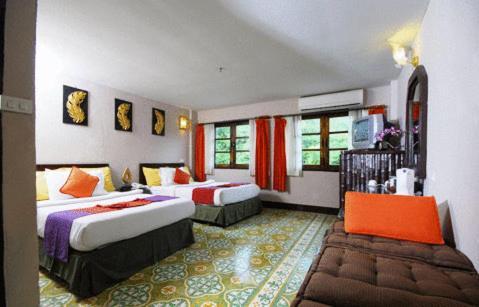 Baywatch Boutique Hotel Ao Nang Крабі Номер фото